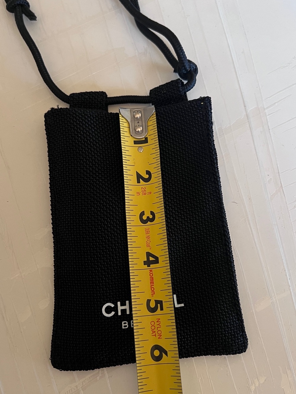 new! Chanel  Black cosmetic bag with Drawstring - Picture 7 of 9